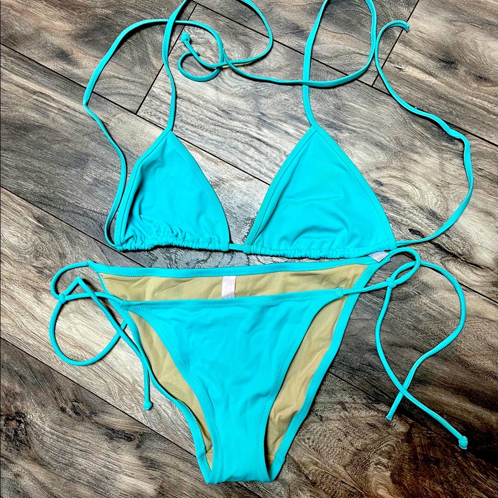 Victoria’s Secret bikini